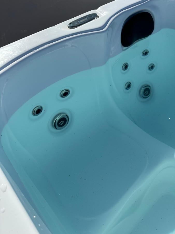 ホテル Accalmia モノーポリ エクステリア 写真